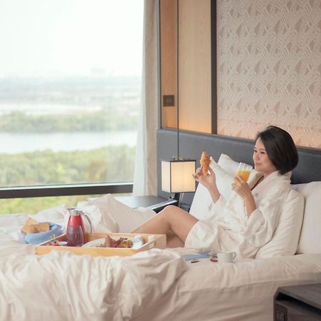 Отель Crowne Plaza Tainan By Ihg Экстерьер фото