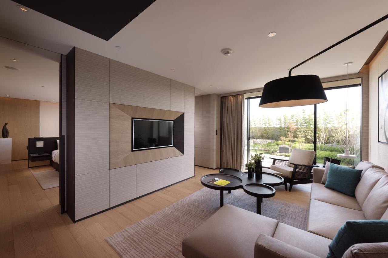 Отель Crowne Plaza Tainan By Ihg Экстерьер фото