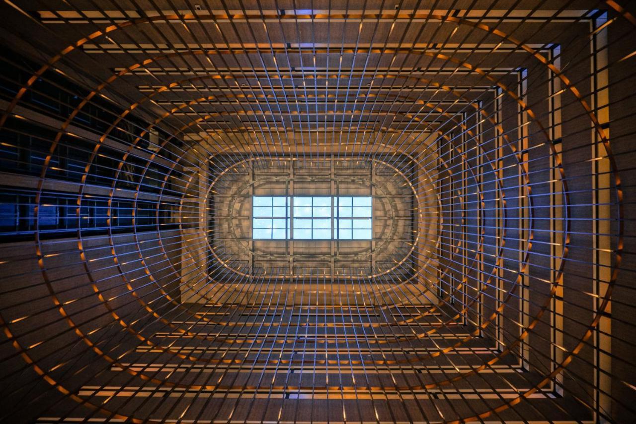 Отель Crowne Plaza Tainan By Ihg Экстерьер фото The ceiling of the main atrium