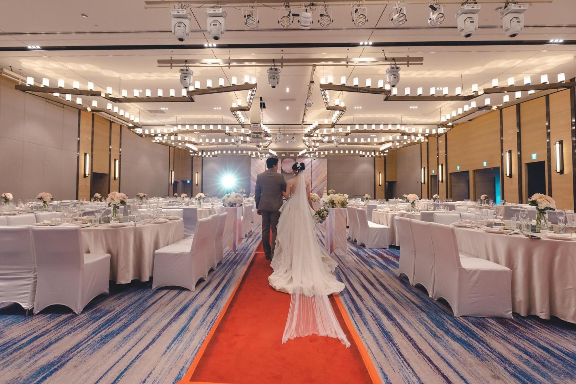 Отель Crowne Plaza Tainan By Ihg Экстерьер фото Wedding reception at the Grand Ballroom